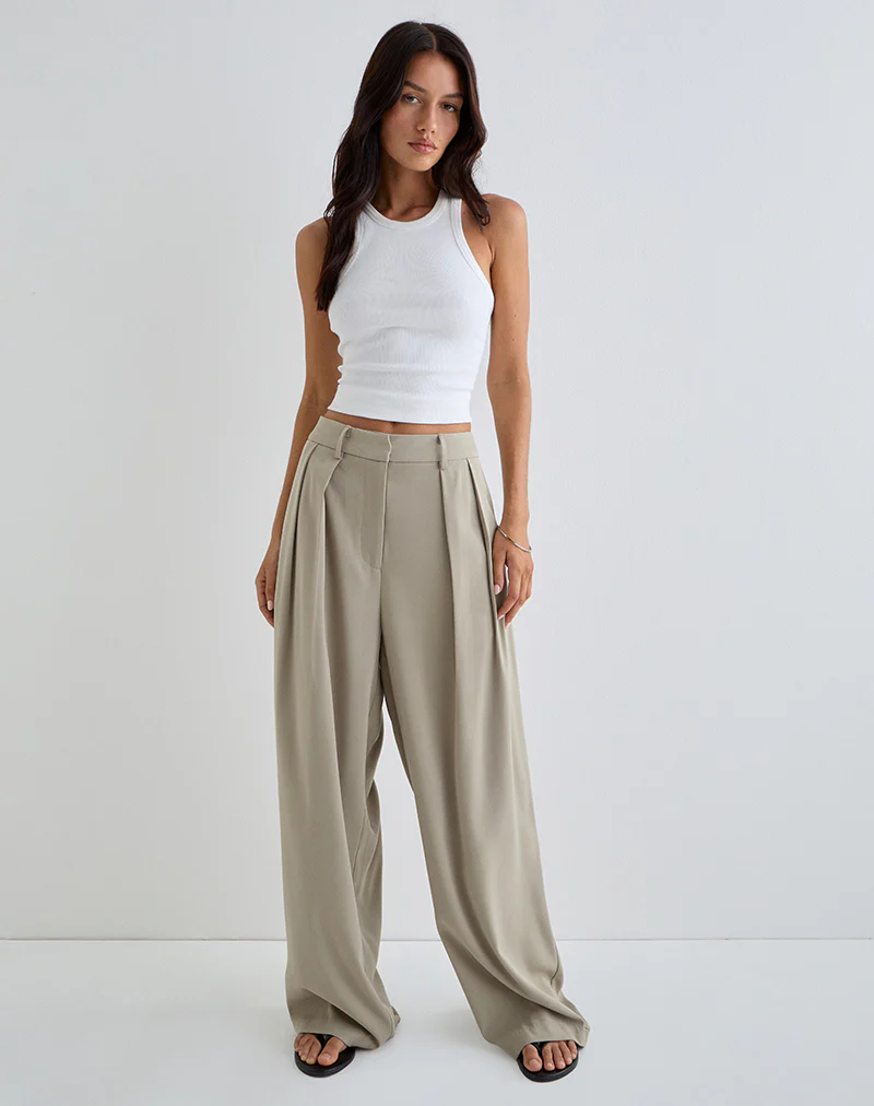 Nala Wide Pleat Trouser in Taupe Tailoring - Image 2