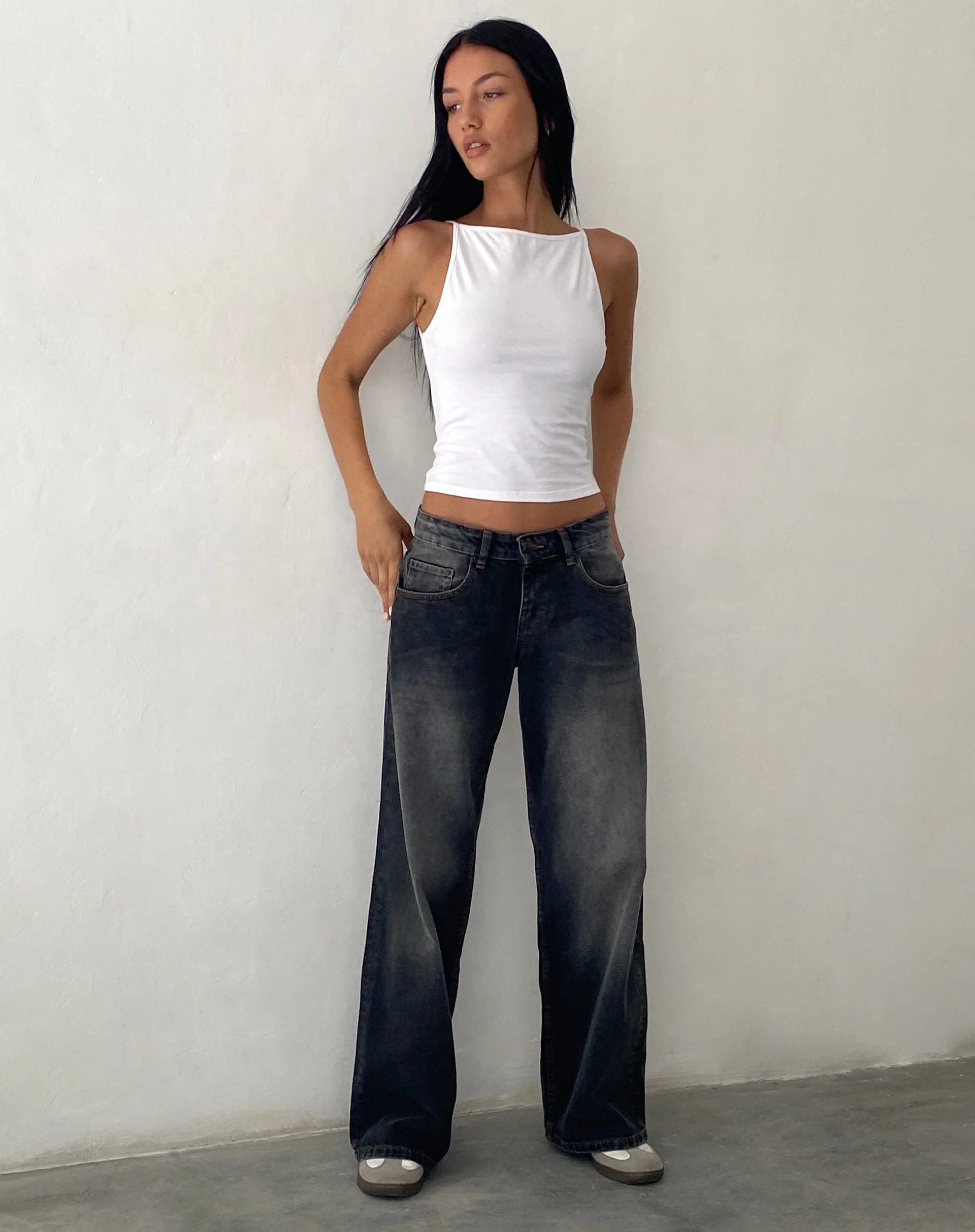 Roomy Extra Wide Low Rise Jeans in Grey Used Bleach - Image 2